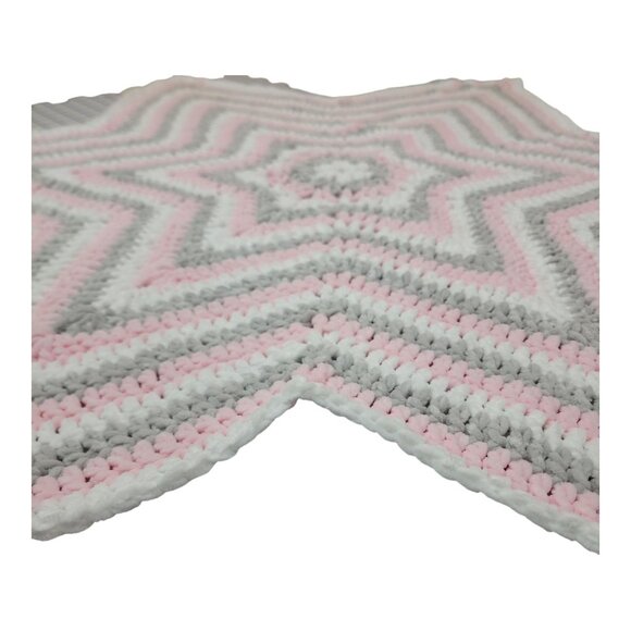 Star Shaped Crocheted Throw Blanket Soft Fluffy Hand Made Crochet Pink Gray - Picture 8 of 16